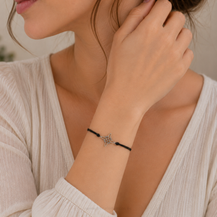 Pulsera ajustable con simbolo Nudo de Bruja en acero inoxidable