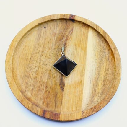 colgante piramide shungit