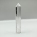 Punta Pulida Mediana de Cuarzo Cristal · Limpieza · Energía · Equilibrio - Imagen 3