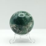 Fluorita natural pulida en forma de esfera