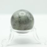 Piedra luna natural pulida en forma de esfera