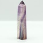Punta de fluorita morada natural de 6 cm