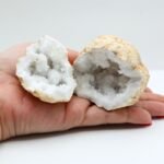 Geoda de Cuarzo 6–7 cm – Limpieza · Amplificación · Armonía - Imagen 4