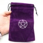 Bolsa de tarot de terciopelo morado con pentáculo