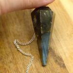 Péndulo mineral de labradorita pieza única