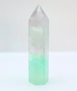 Punta de fluorita natural de 7 a 8 cm