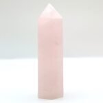 Punta de cuarzo rosa para meditación y chakra corazón